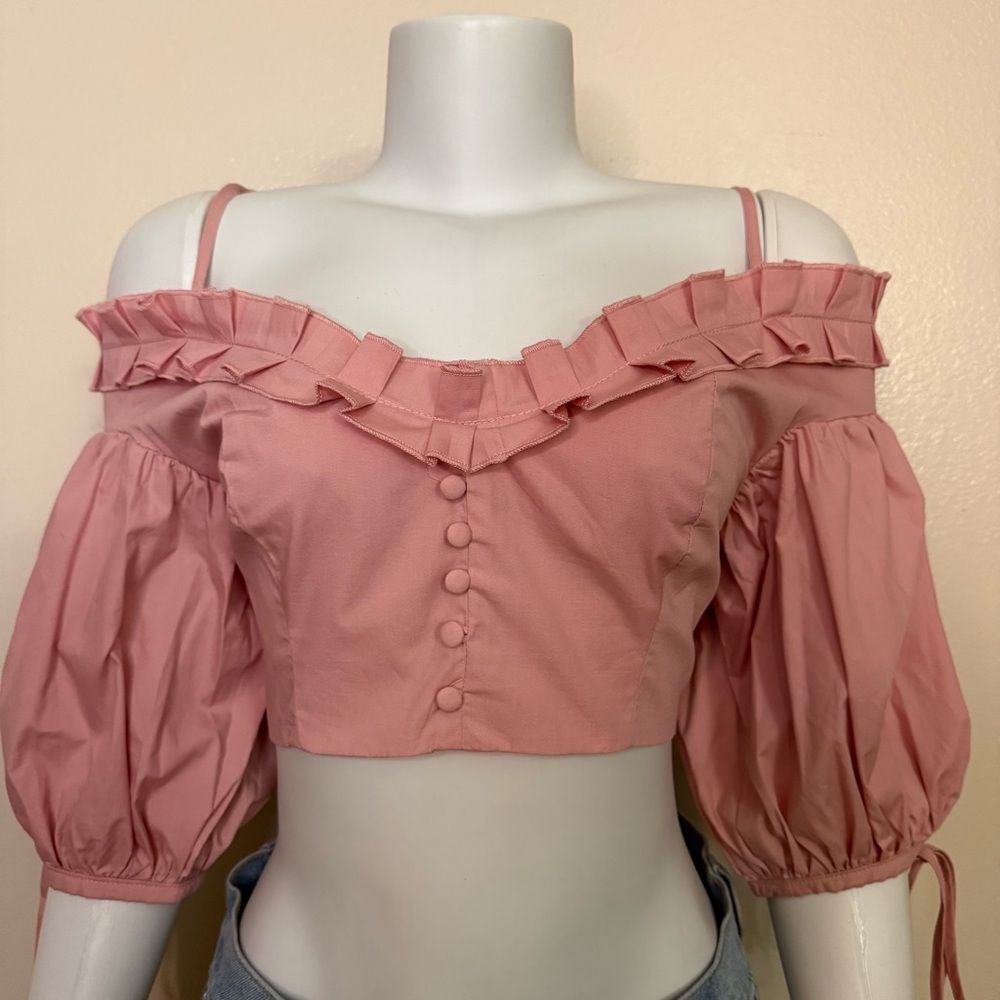 Mauve pink off the shoulder puff sleeve ruffled sweetheart neckline crop top